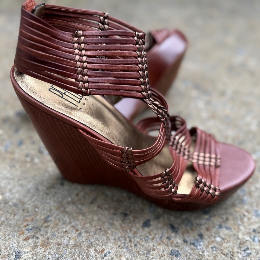 Pelle Moda Women's Wedges - Size 7.5 - Picture 7 of 15